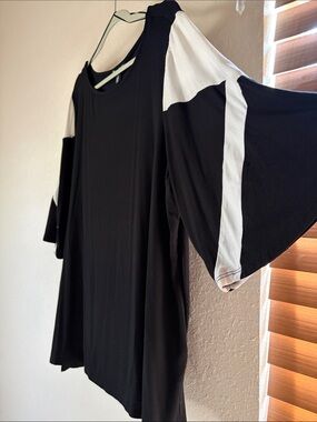 NWT Cable & Gauge Black Colorblock Statement Sleeve Top 2X